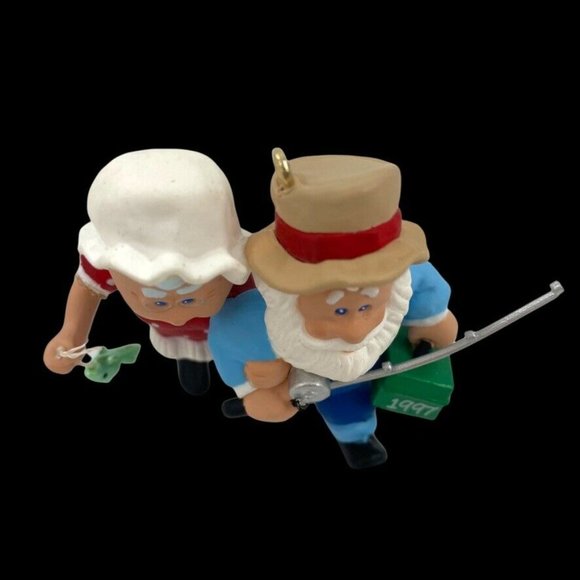 Hallmark Keepsake Ornament Christmas The Clauses on Vacation 1997 - Picture 3 of 8